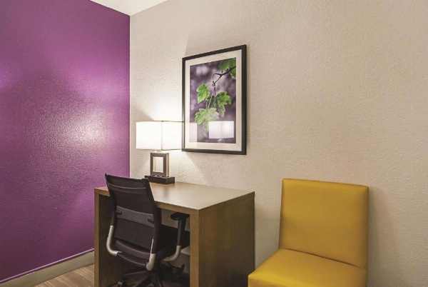 Wingate by Wyndham Galveston East Beach image 12